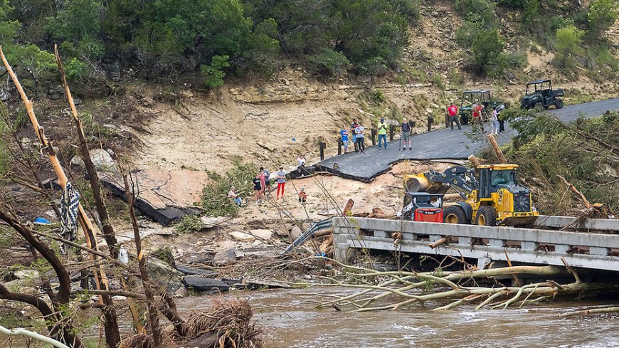 Police say 'sightseers' hindering Texas recovery efforts as teams search for victims in debris