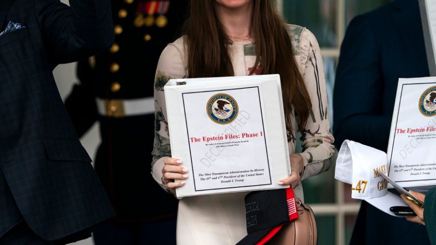 Democrats gloat as MAGA World explodes over Epstein files