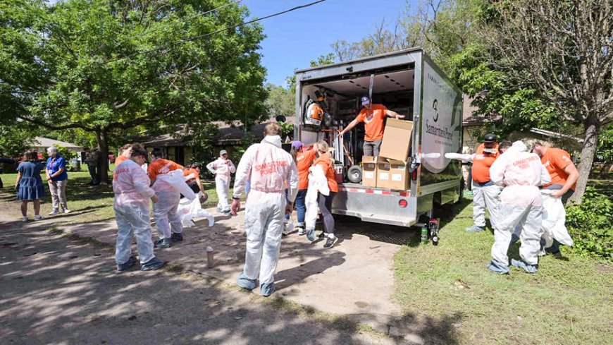 Samaritan's Purse volunteers bring faith and supplies to Texans in need