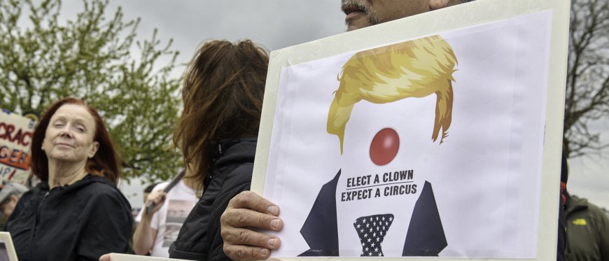 Washington Post Trots Out Literal Clown To Rip On Trump