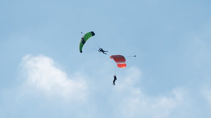Fatal skydiving accident in Illinois claims life of 40-year-old after divers collide midair