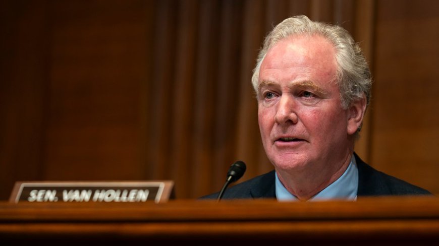 Senators hit funding snag over Trump FBI headquarters move