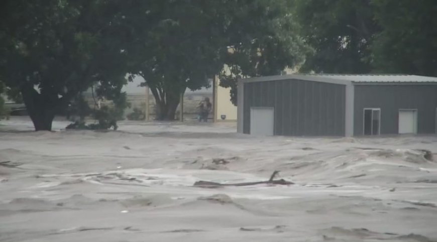 As Kerr County leaders avoid alert questions, new audio surfaces in CodeRED timeline 