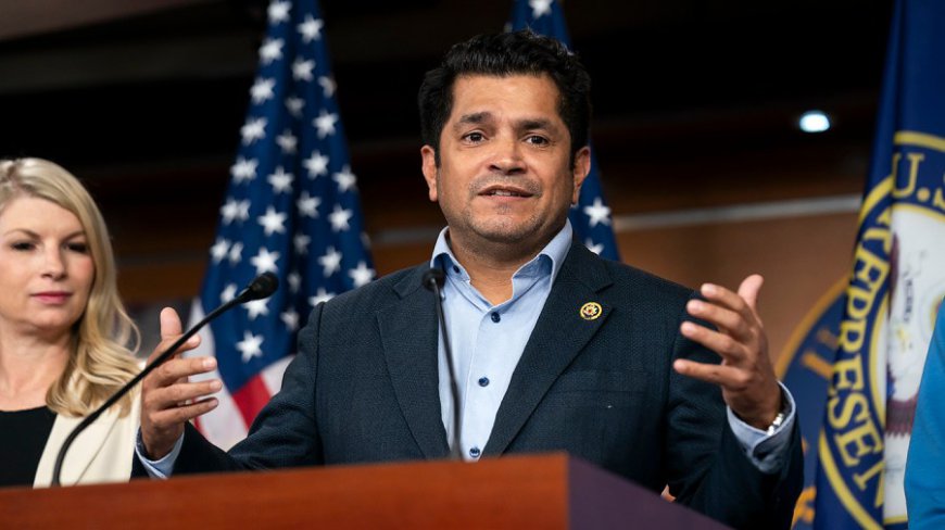 White House mocks House Democrat for criticizing ICE raid at marijuana farm
