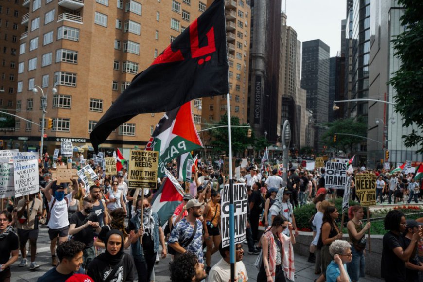 Radical pro‑Tehran groups orchestrated the 'No War on Iran' protests