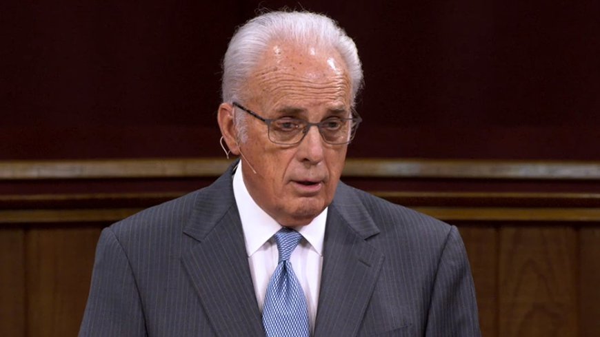 Influential evangelical pastor and theologian John MacArthur dead at 86 after health battle