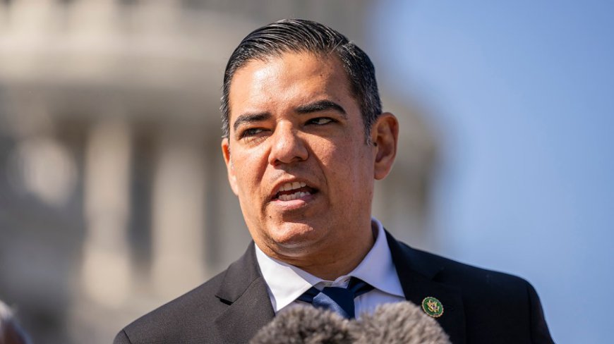 Top Oversight Democrat pledges probe into Epstein files: 'Someone is lying'