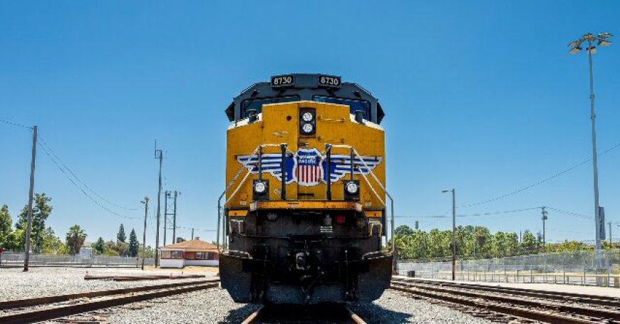 Cybersecurity Expert: American Trains Are Vulnerable to Remote Hacking