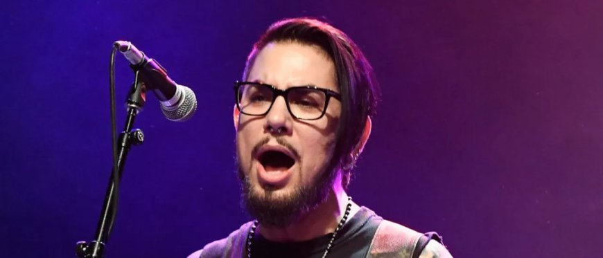 REPORT: Dave Navarro Launches Assault, Battery Lawsuit Against Own Jane’s Addiction Bandmate