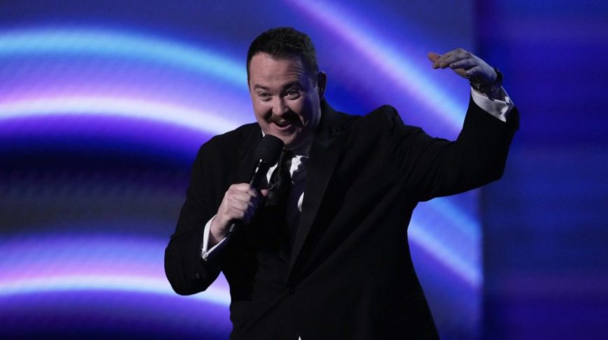 Comedian Shane Gillis jabs Trump on Epstein at ESPYs