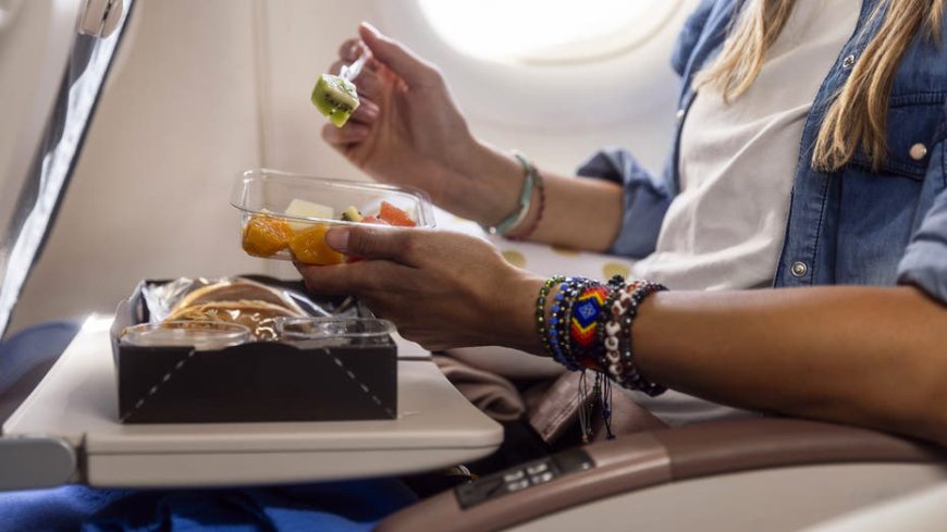 Airline passenger sparks heated debate about bringing 'fragrant food' on planes