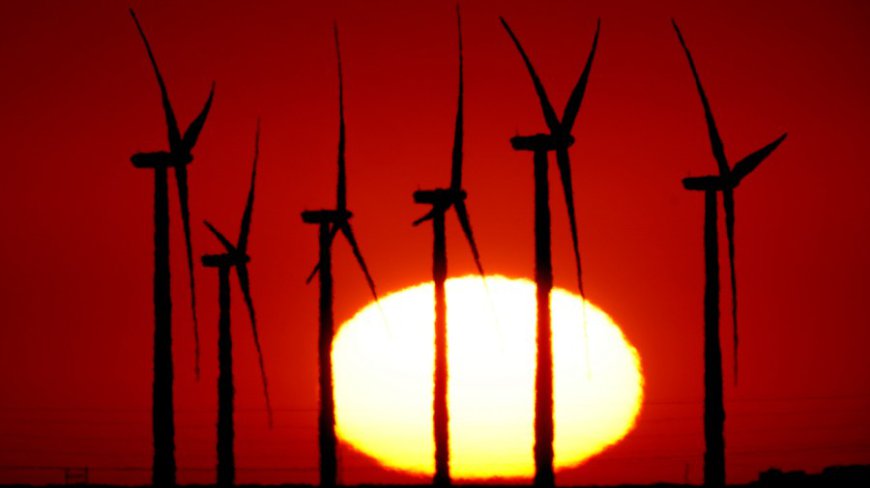 Trump administration to subject solar and wind project to elevated review