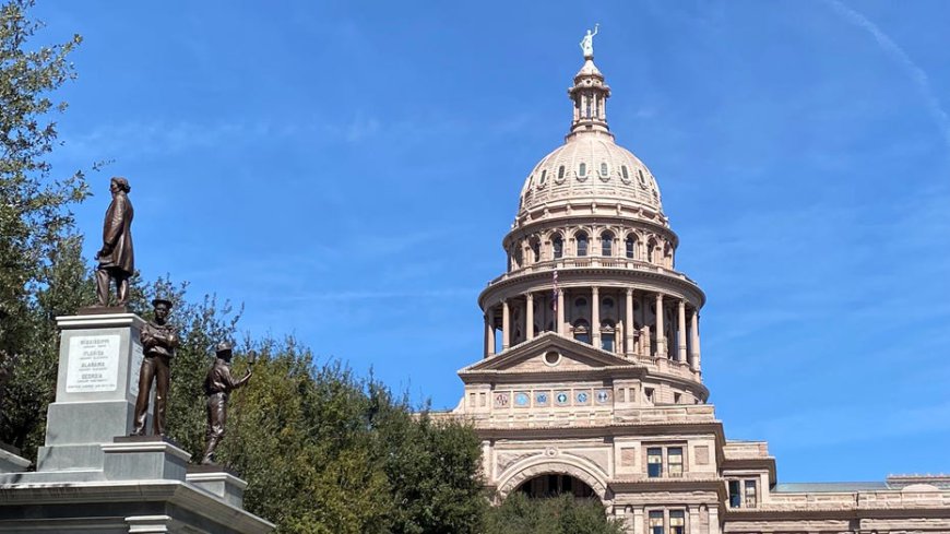 Trump pushes Texas Republicans to redraw congressional maps to help defend GOP's House majority