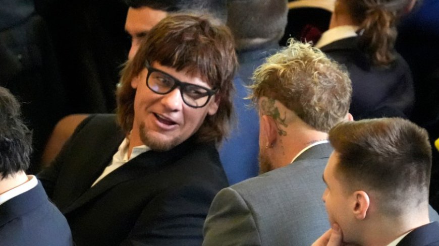 Theo Von asks 'what changed' with Vance on Epstein files