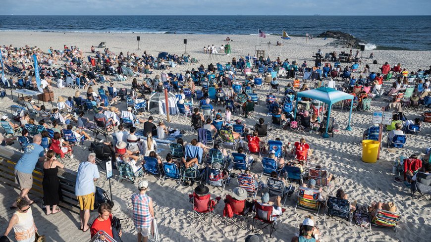 Beach Catholic movement brings traditional worship to Long Island shores