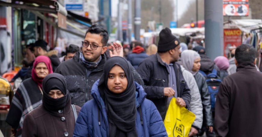 White Flight: Lawmaker Lifts Lid on 'Balkanising' Britain Amid Mass Migration