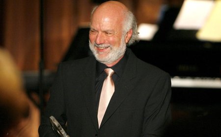 James Burrows, legendary Hollywood director behind 'Cheers,' 'Friends' and 'Will & Grace,' dies at 85