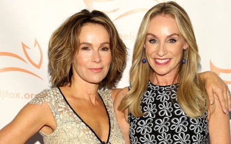 Jennifer Grey, Tracy Pollan go topless in throwback photo as fans gush over 'shredded' looks