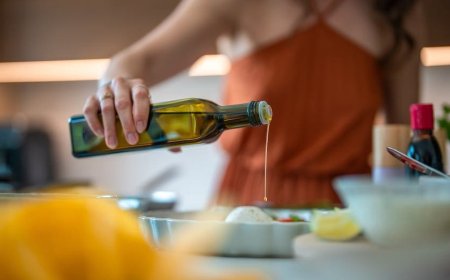 One common type of fat may increase diabetes risk, while another helps fight it