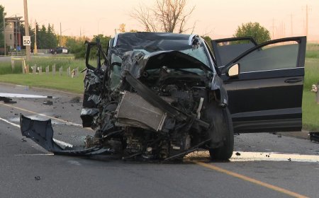 Woman in critical condition after early morning crash in Calgary