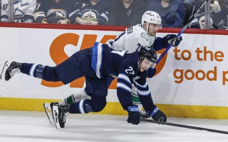 Winnipeg Jets re-sign pending restricted free agent forward Isak Rosén