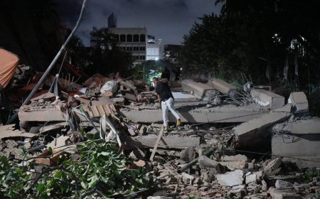 Back-to-back powerful earthquakes slam Venezuela, collapsing buildings
