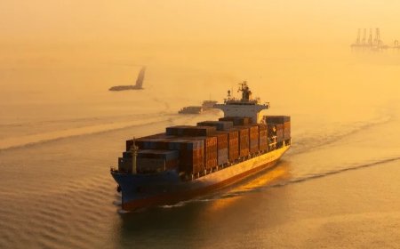 Iran & Oman Discuss Freedom Of Navigation Through Strait Of Hormuz