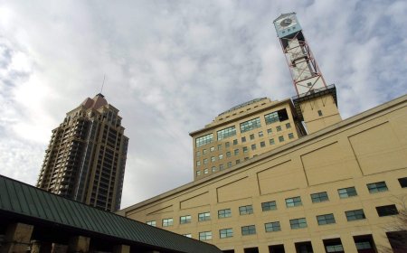Ontario city, local restaurant file lawsuits against each other over arena naming deal