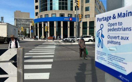 Reopening Portage and Main ‘a success,’ Winnipeg mayor says 1 year later