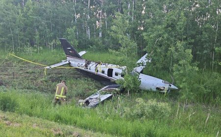 Plane makes emergency landing on Manitoba highway: RCMP