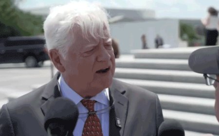 House Democrat lashes out when grilled on whether socialist victories would threaten Dem unity