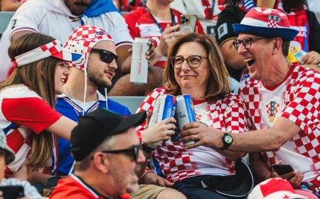 Croatian World Cup fans take over Philadelphia and invade some couple's wedding photos