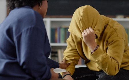 Oregon school counselor faces backlash over 'chosen family' book for youths