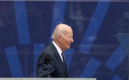 WATCH: Biden Rants and Struggles To Find His Way Off Stage at Dem Gala