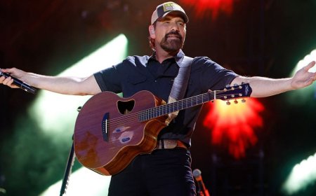 Rodney Atkins warns younger generation against 'chasing' trends and losing sight of what matters