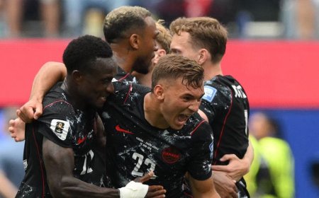 Canada scores in 92nd minute to earn first World Cup knockout stage victory over South Africa