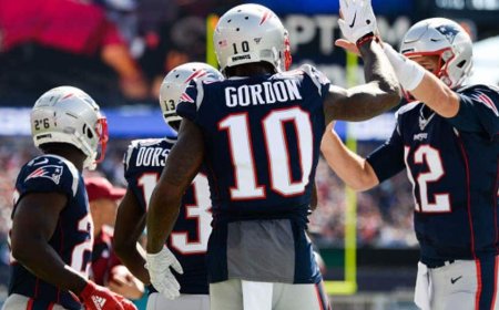 Former Patriots WR Josh Gordon says Tom Brady made him and other teammates live with him during the offseason