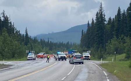 Alberta Parks declares local state of emergency as flooding traps 1,500 campers