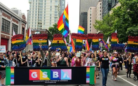 Seattle Pride parade pandemonium as nude marchers prance through streets in front of children