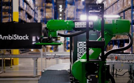Warehouse robots move packages without human handoff