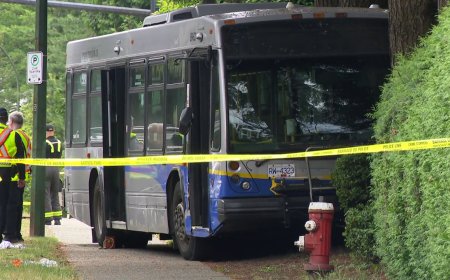 TransLink bus crash in North Vancouver sends driver, passenger to hospital