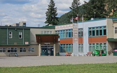 15-year-old dies after being hit by pickup truck at Lumby gathering