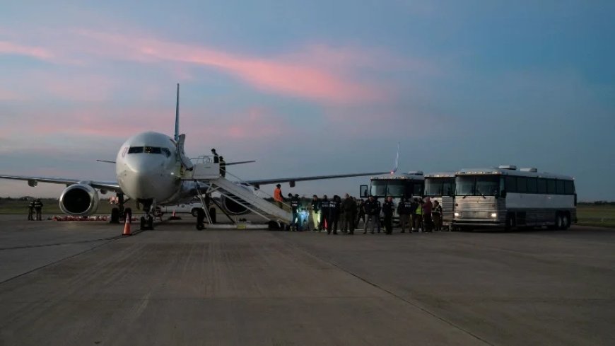 Deportations Reach 900,000
