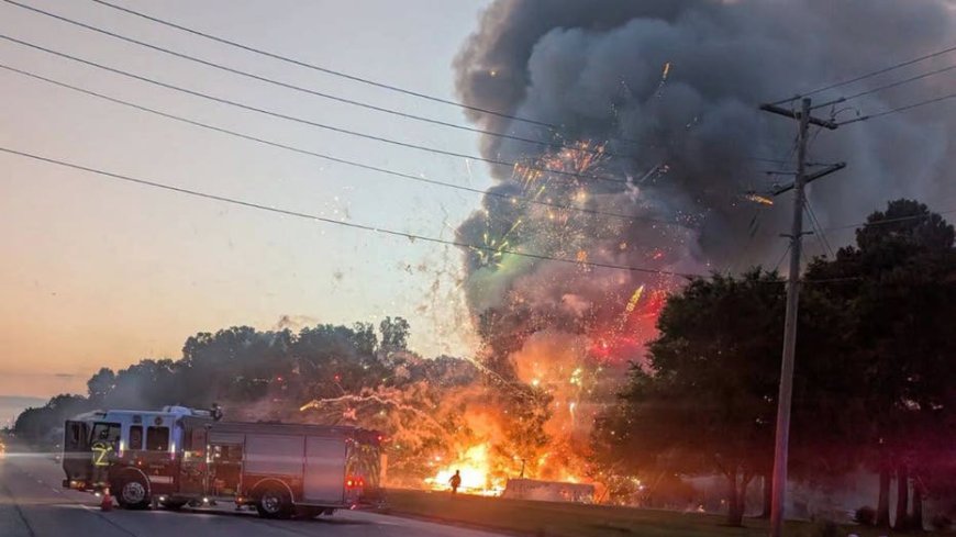 Responders put out explosive blaze at fireworks stand in Oklahoma