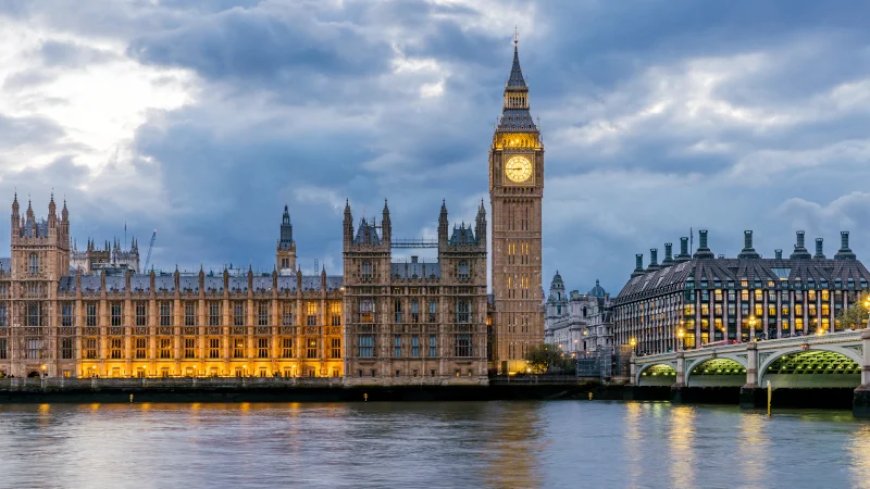 Is the UK Heading Into a Government Crisis?
