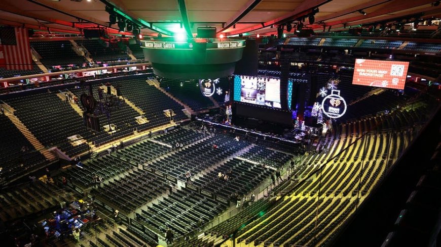 Concertgoer dies after apparent fall from upper level at Madison Square Garden