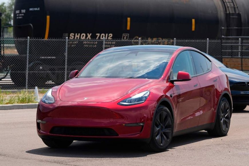 Woman dead after Tesla in autopilot mode crashes into Texas home