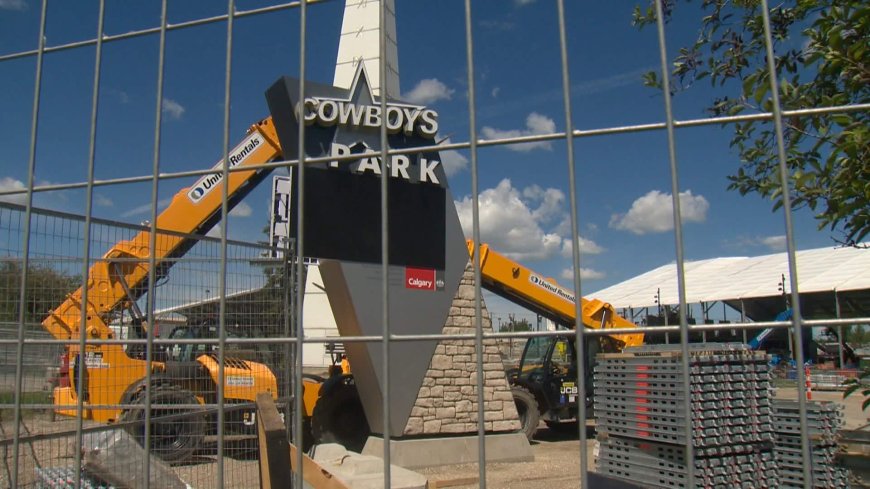 Alberta nixes booze price hike after premier, Calgary mayor snipe at each other