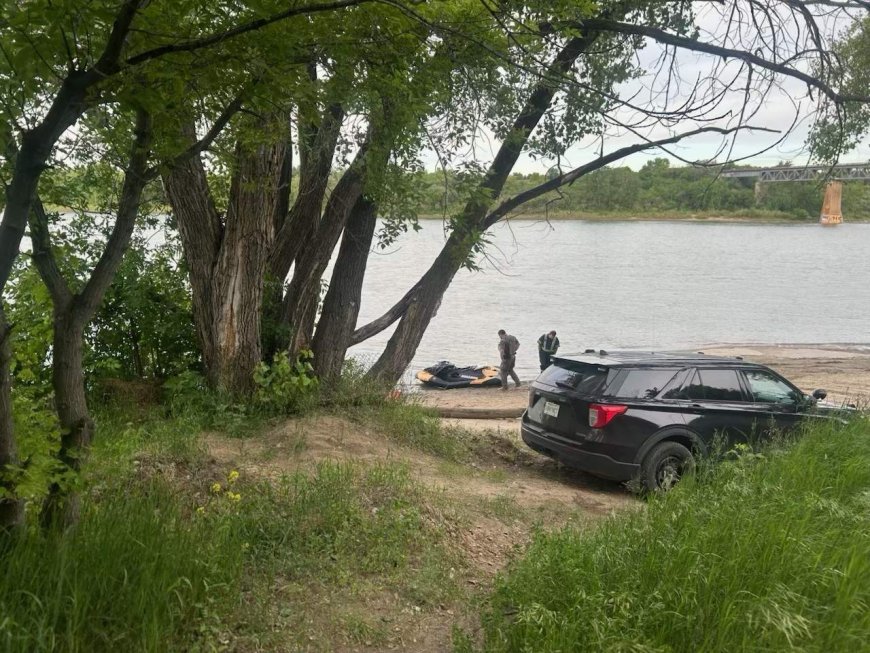 Recovery mission continues for jet skier in South Saskatchewan River