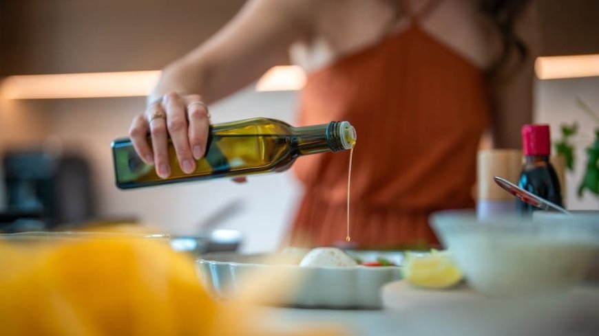 One common type of fat may increase diabetes risk, while another helps fight it